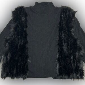 Chic Black Faux Fur Trim Sweater – Zara (Size L)